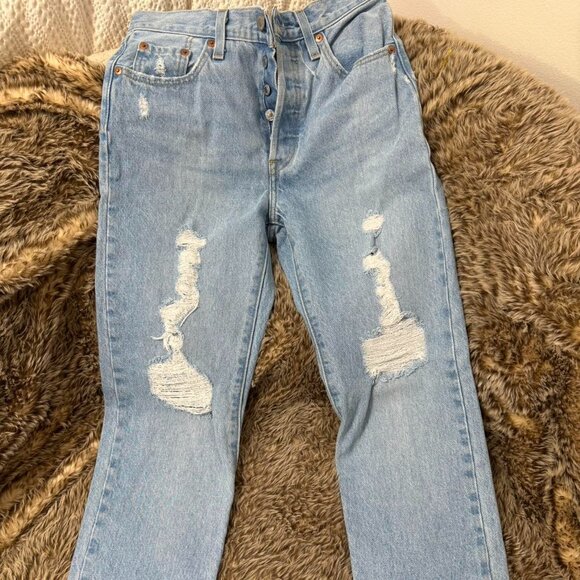 Levi Ripped Jeans - Picture 1 of 3